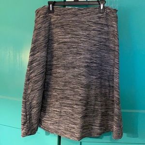 Cute knit skirt with elastic waist and details.